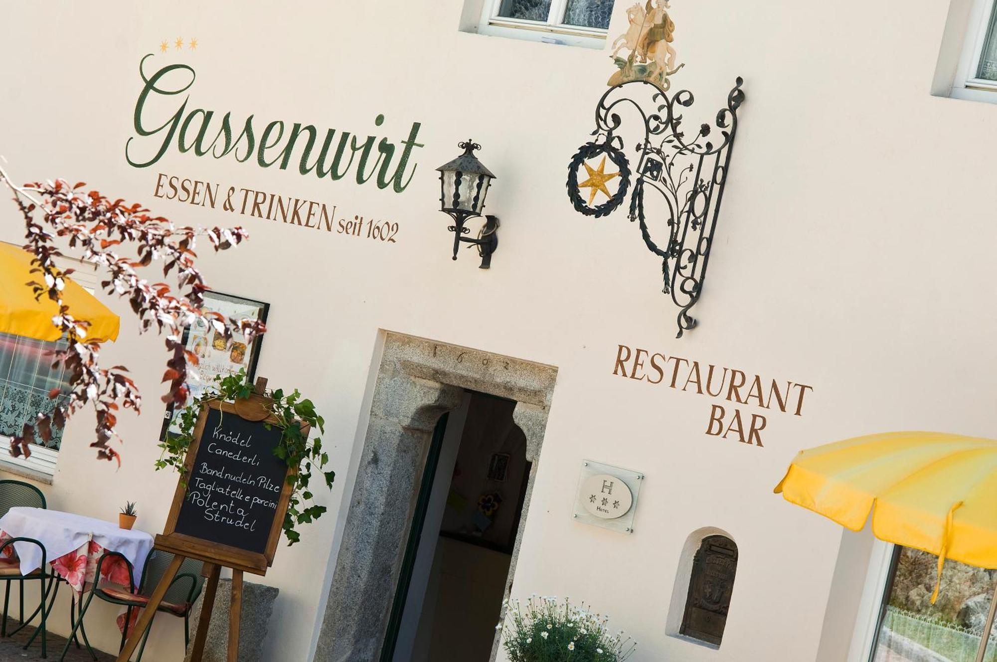 Hotel Gassenwirt Chienes Eksteriør bilde