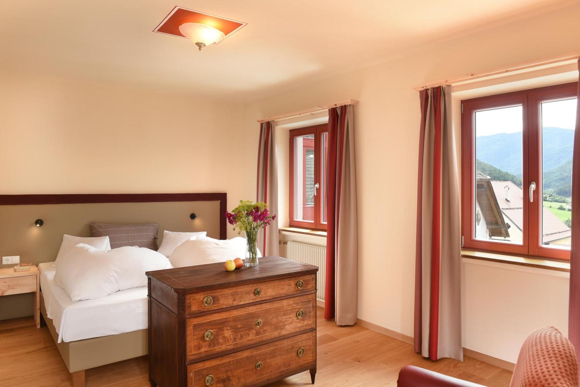 Hotel Gassenwirt Chienes Eksteriør bilde